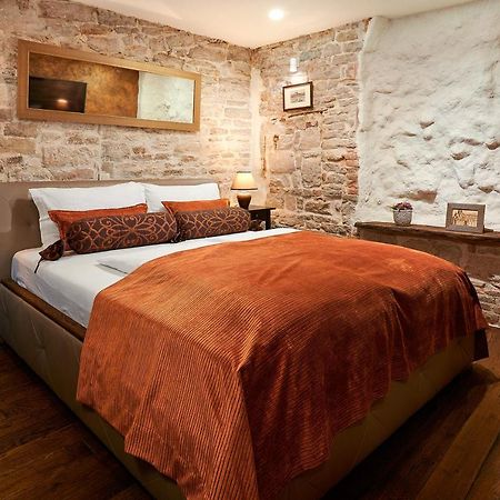 Rustic Apartments Sv Frane In The Old Town Шибеник Екстер'єр фото