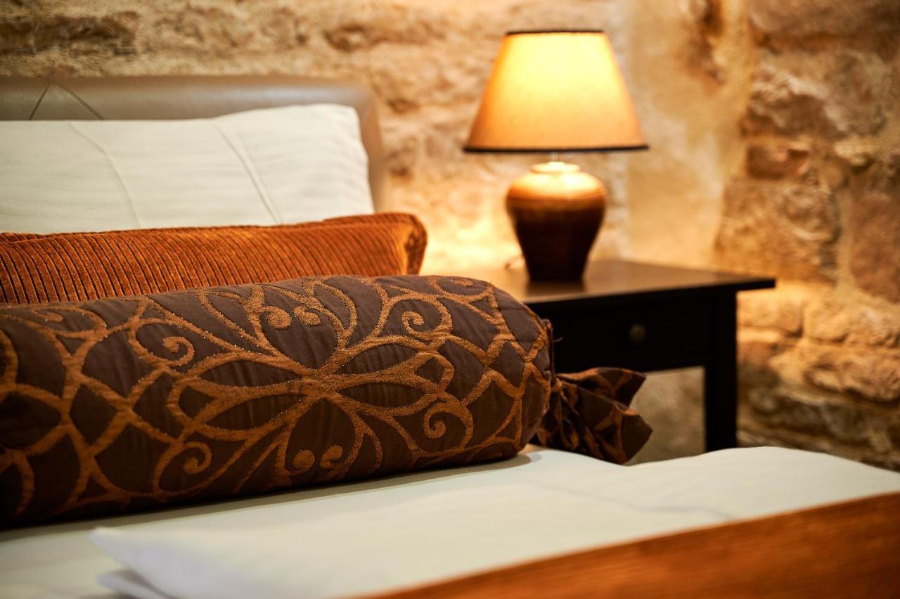Rustic Apartments Sv Frane In The Old Town Шибеник Екстер'єр фото