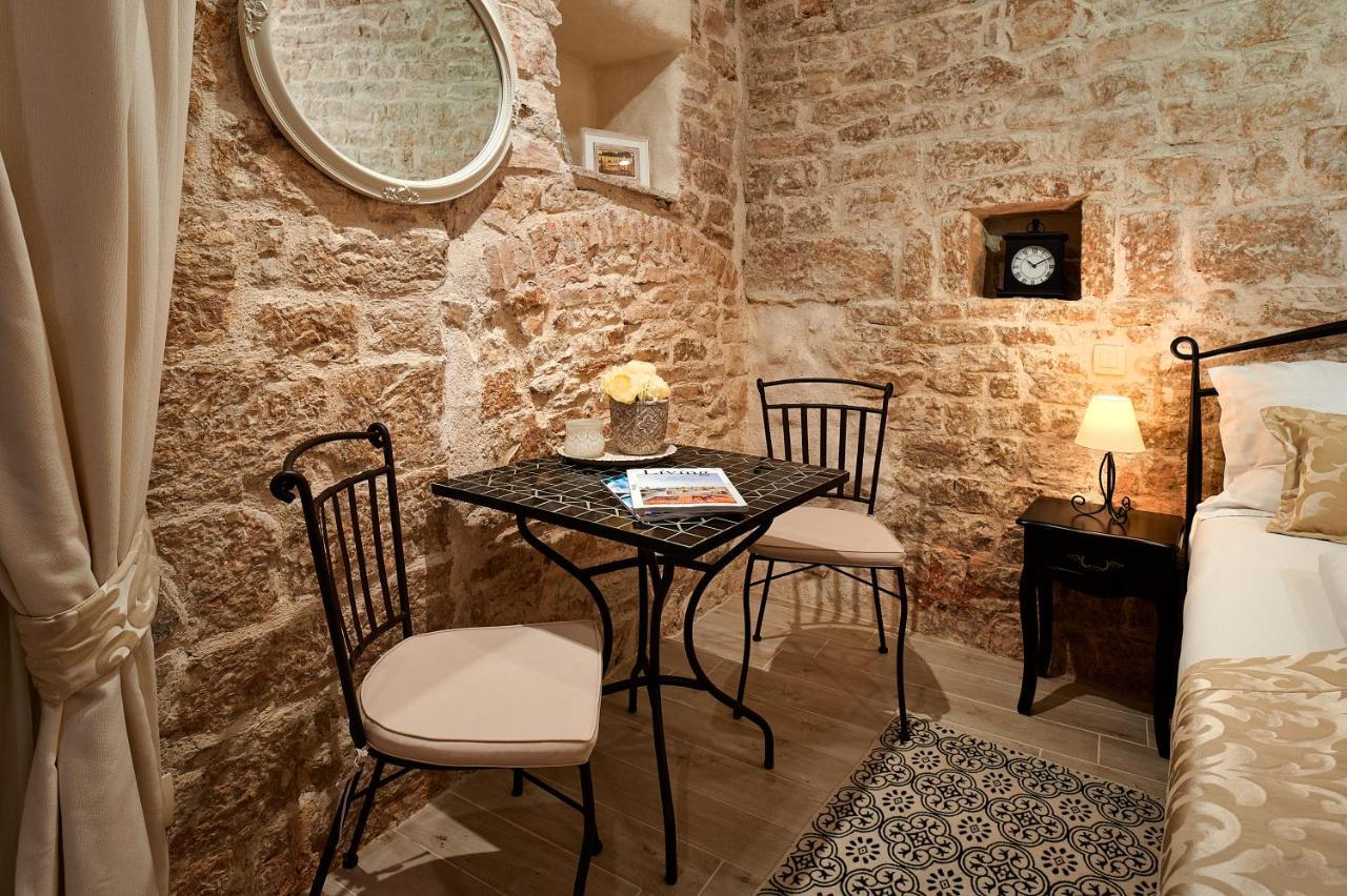Rustic Apartments Sv Frane In The Old Town Шибеник Екстер'єр фото