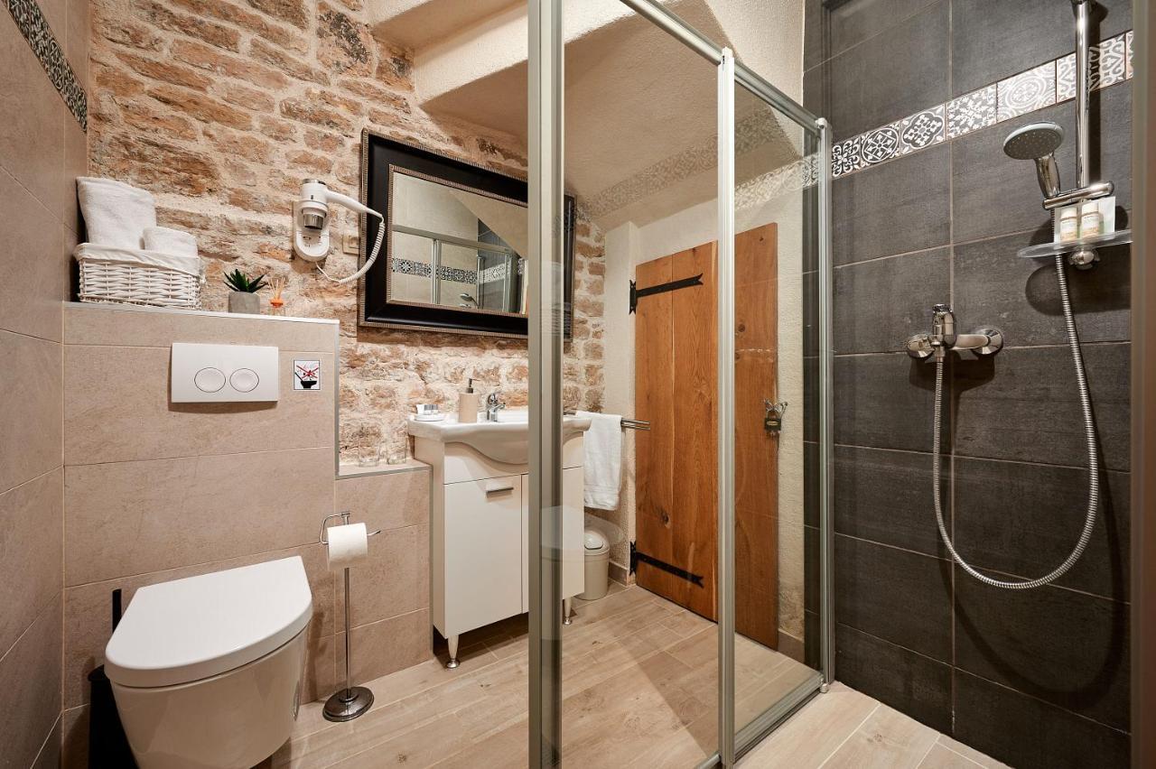 Rustic Apartments Sv Frane In The Old Town Шибеник Екстер'єр фото