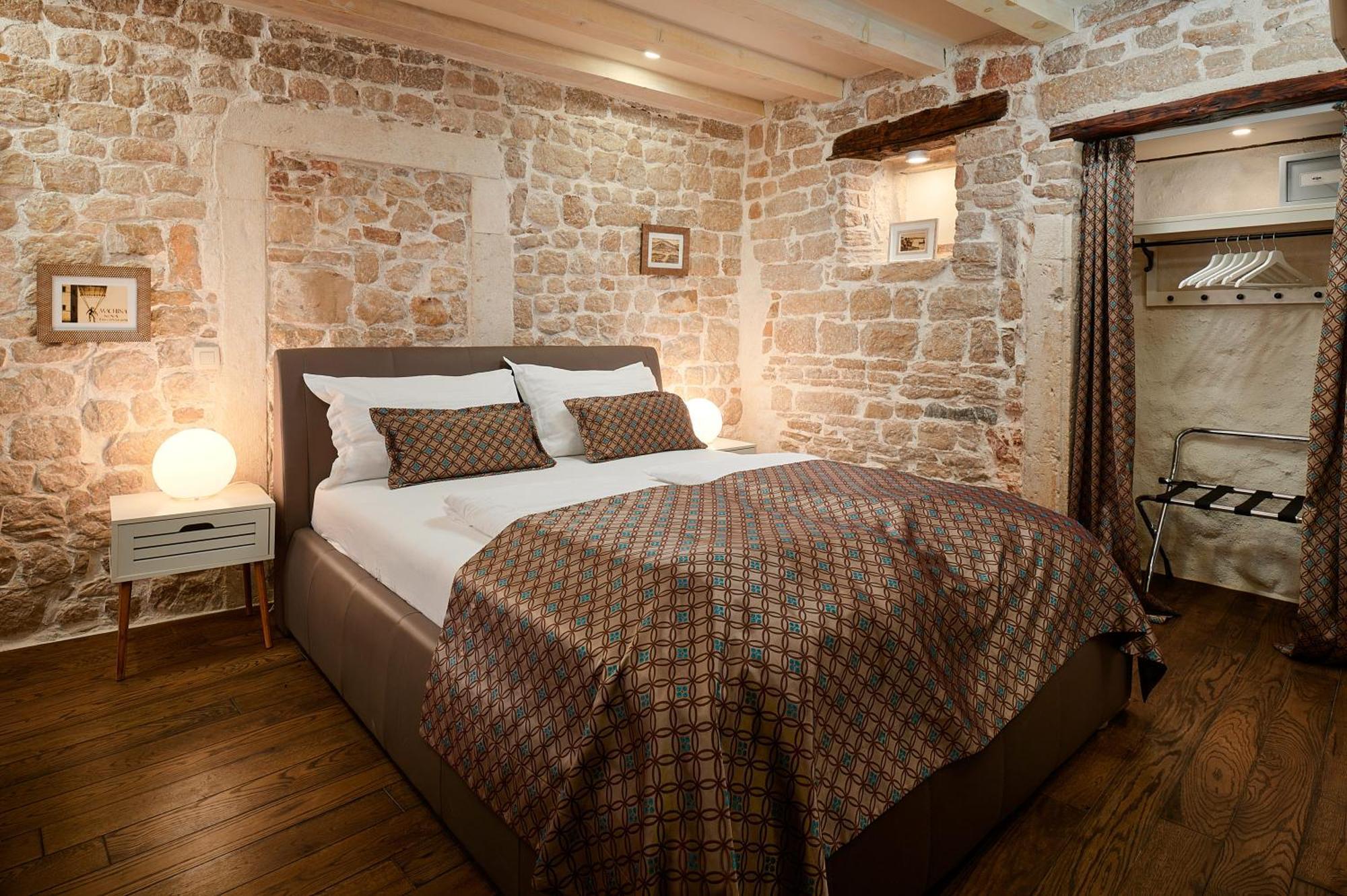 Rustic Apartments Sv Frane In The Old Town Шибеник Екстер'єр фото