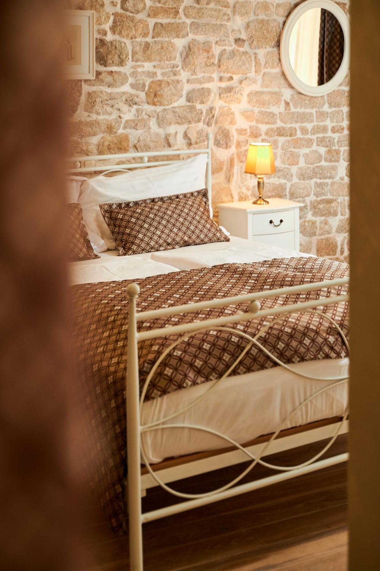 Rustic Apartments Sv Frane In The Old Town Шибеник Екстер'єр фото