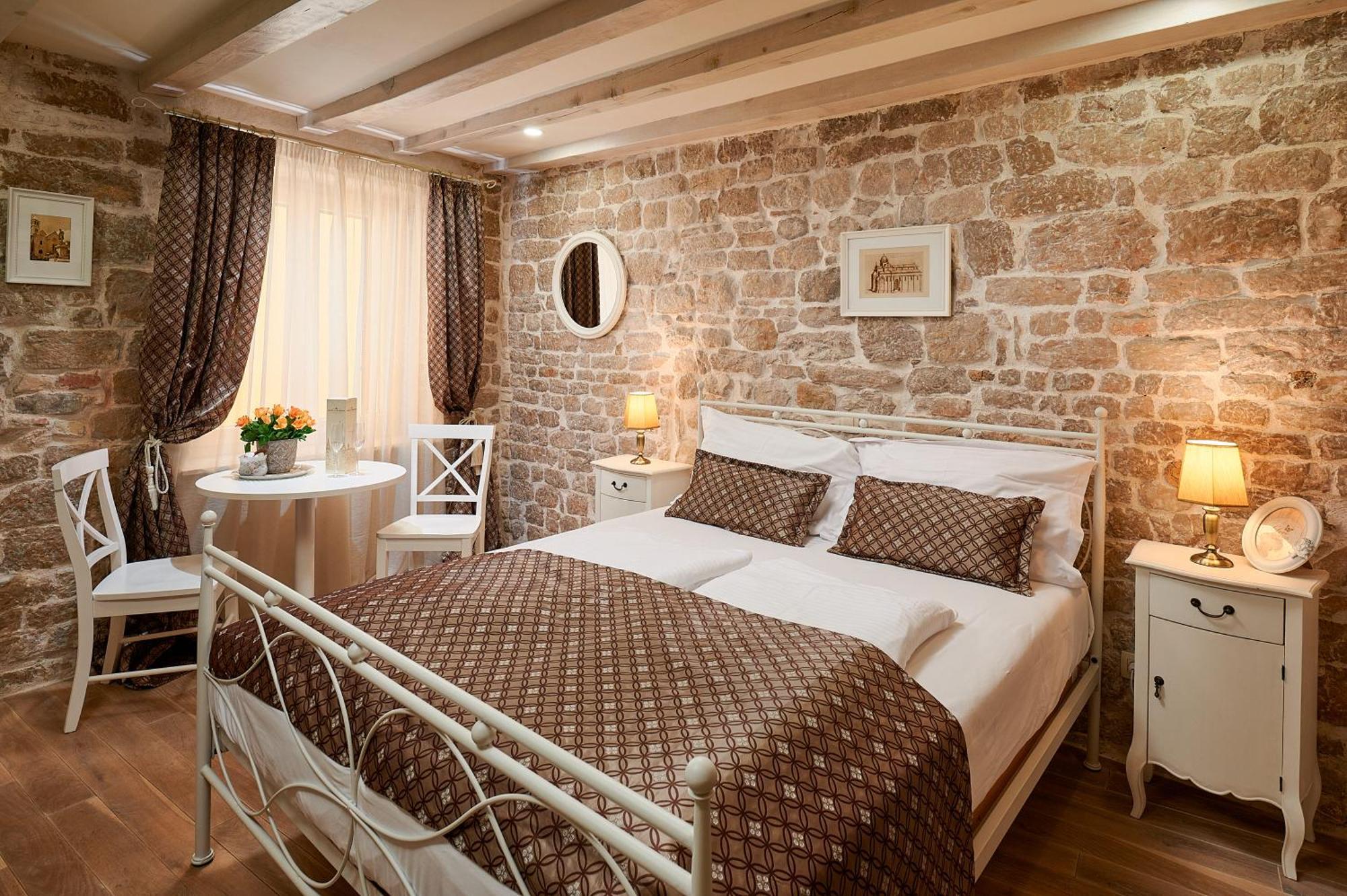 Rustic Apartments Sv Frane In The Old Town Шибеник Екстер'єр фото