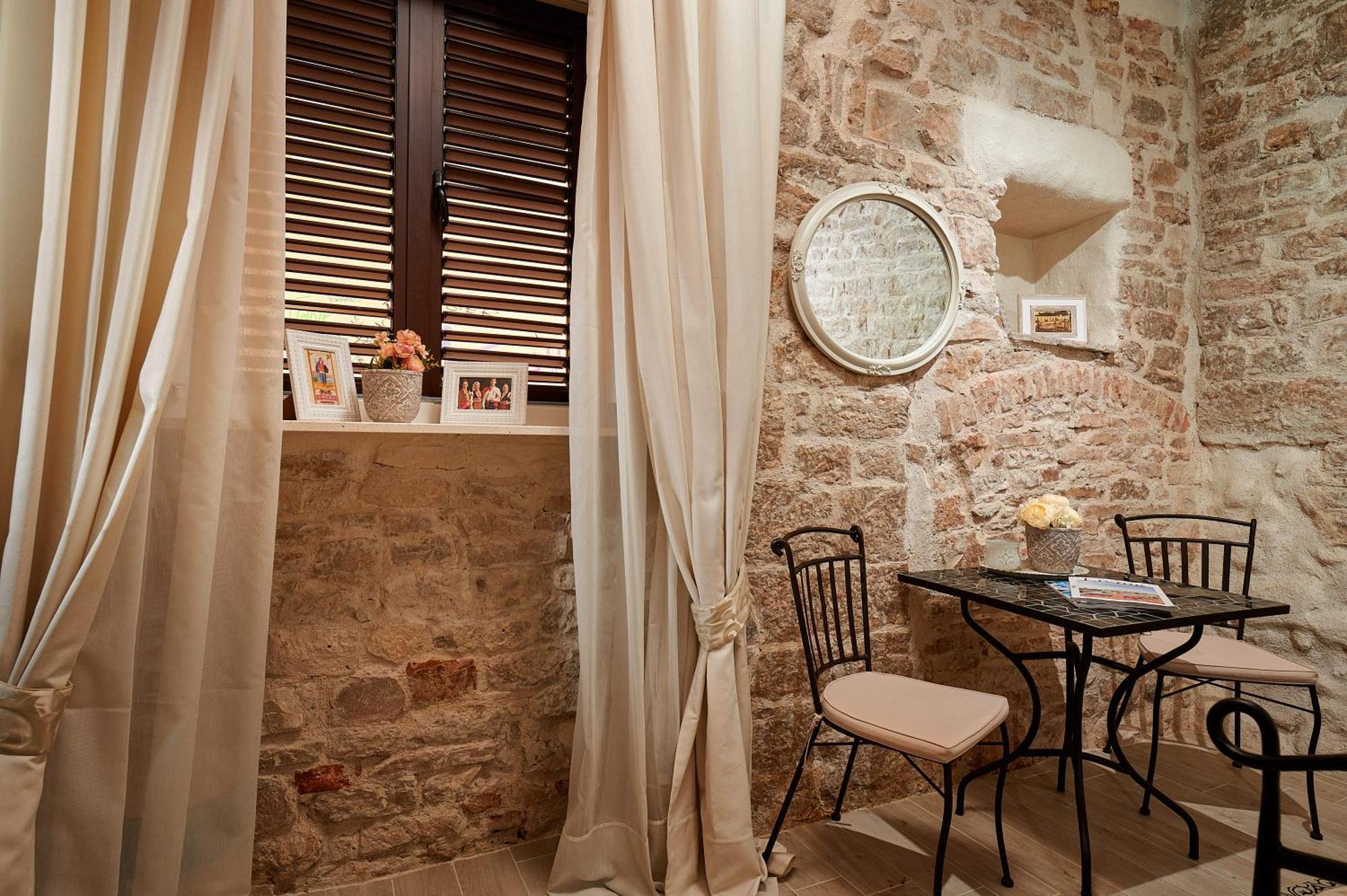 Rustic Apartments Sv Frane In The Old Town Шибеник Екстер'єр фото