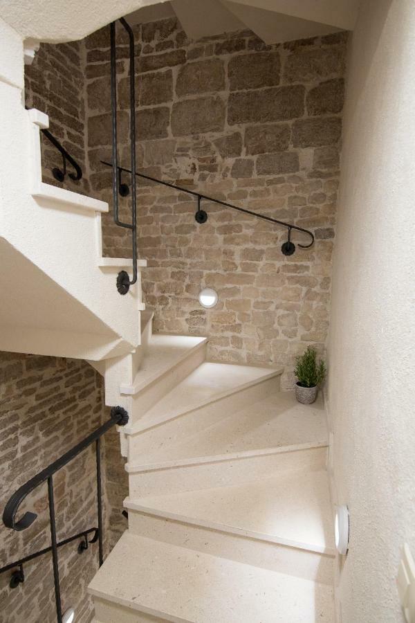 Rustic Apartments Sv Frane In The Old Town Шибеник Екстер'єр фото